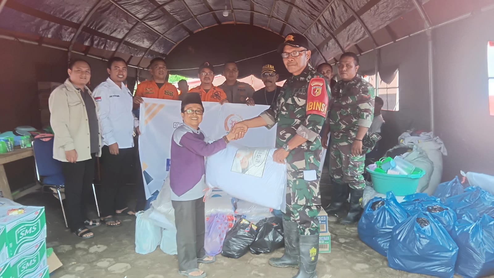 gandeng-donatur,-pemuda-perti-salurkan-bantuan-untuk-warga-terdampak-banjir-di-bayang-utara