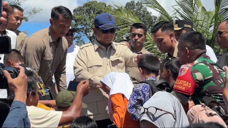 sudah-dua-kali-presiden-ke-padang-pariaman,-kini-resmikan-jembatan-bailey-di-padang-mantuang