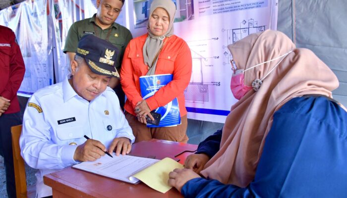 Presiden Prabowo Serahkan Rp4 Miliar untuk Pemulihan Agam