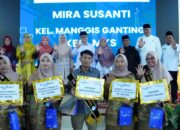 Pemkot Bukittinggi Mengwisuda 72 Peserta Sekolah Keluarga Gemilang