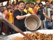 Bobon Santoso gandeng TNI masak 10.000 porsi untuk korban
