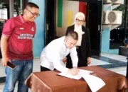 Dispora Serahkan Hibah, KONI Padang Siap Sambut Porprov 2026