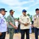 bupati-beni-warlis-dampingi-presiden-prabowo-tinjau-korban-terdampak-bencana-di-kayu-pasak-palembayan
