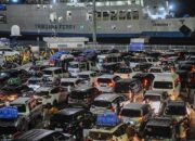 Merak Catat Lonjakan Penumpang dan Kendaraan Menyeberang