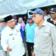 kemenbud-serahkan-bantuan-bagi-korban-bencana-di-padang
