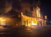 Api Hanguskan Rumah dan Toko di Banda Buek