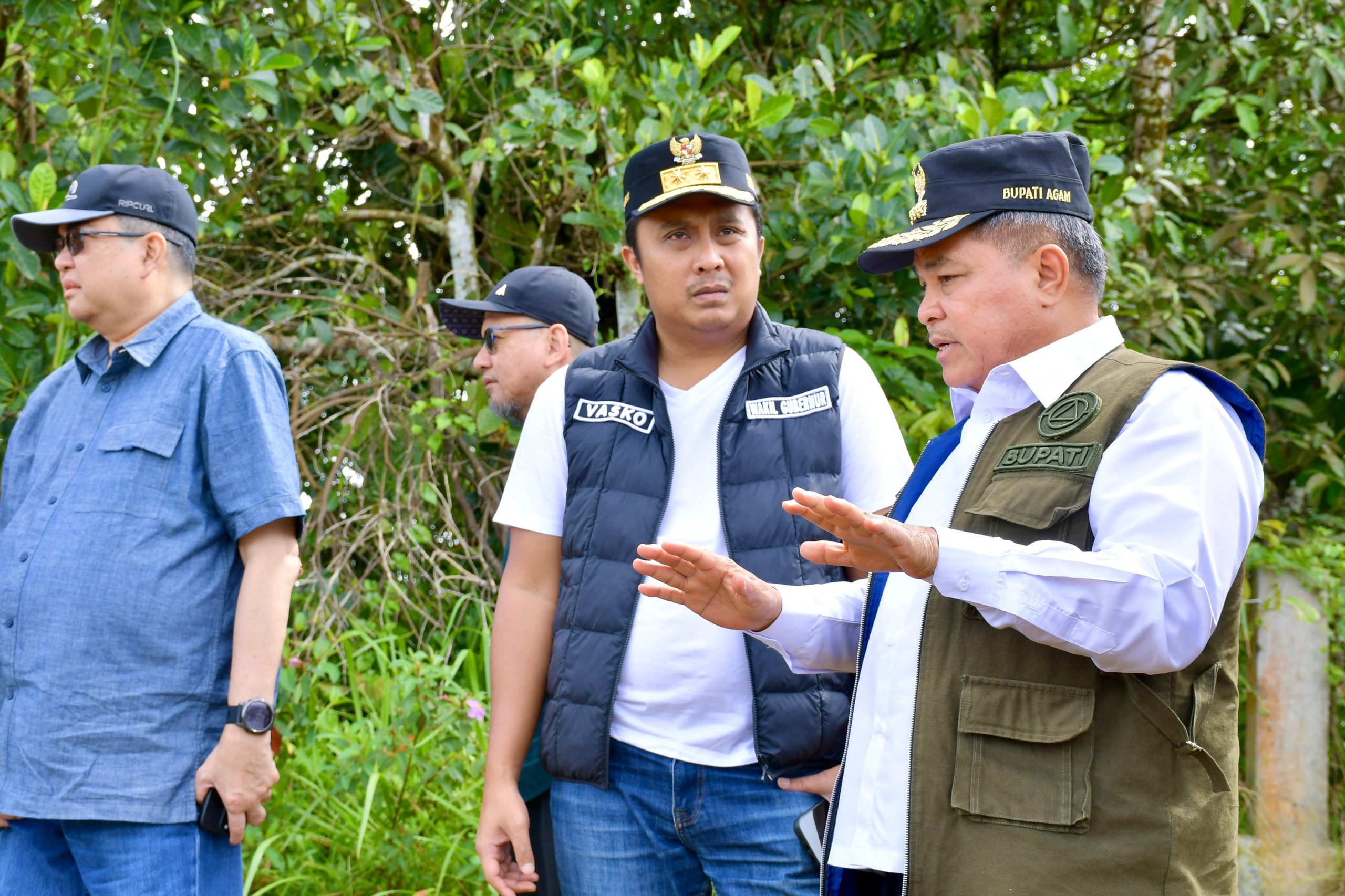 bupati-agam-dampingi-dirjen-perumahan-pedesaan-dan-wagub-sumbar-tinjau-lokasi-huntap-di-palembayan