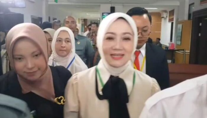 Sidang Cerai Atalia: Tuntutan Dibacakan, Saksi Dihadirkan
