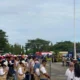 Konvoi ratusan truk bermuatan penuh bergerak dari Medan ke Aceh mengantarkan bantuan Danantara untuk korban bencana, Jumat (19/12)