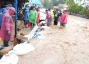 Banjir Landa Solok Saat Salat Jumat, Warga Mengungsi