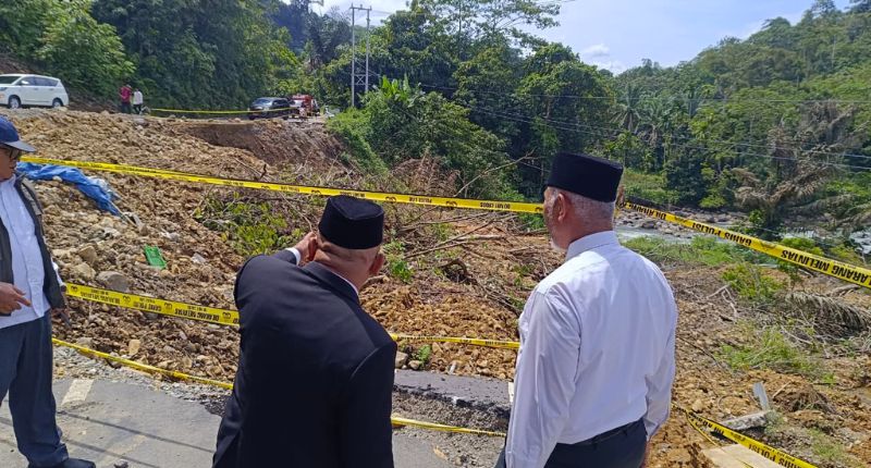 gubernur-tinjau-jalan-rusak-parah,-usulkan-pengalihan-jalur-alternatif