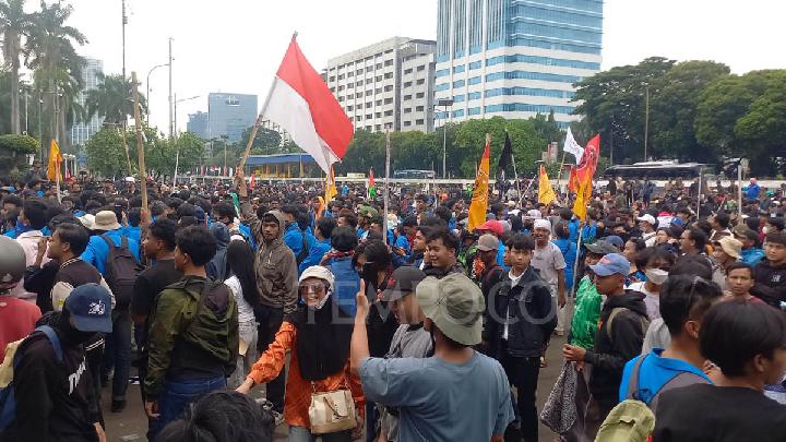 purbaya-bacakan-kaleidoskop-2025:-tarif-as-hingga-demo-dpr
