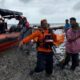 sekali-operasi-untuk-dua-misi-penyelamatan,-tim-sar-meranti-hadapi-gelombang-tinggi-di-selat-malaka