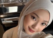 Jule Lepas Hijab, Isu Kedekatan Artis Mencuat?