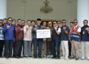 Semen Padang Salurkan Bantuan, Bangun Kembali Sumatera Barat