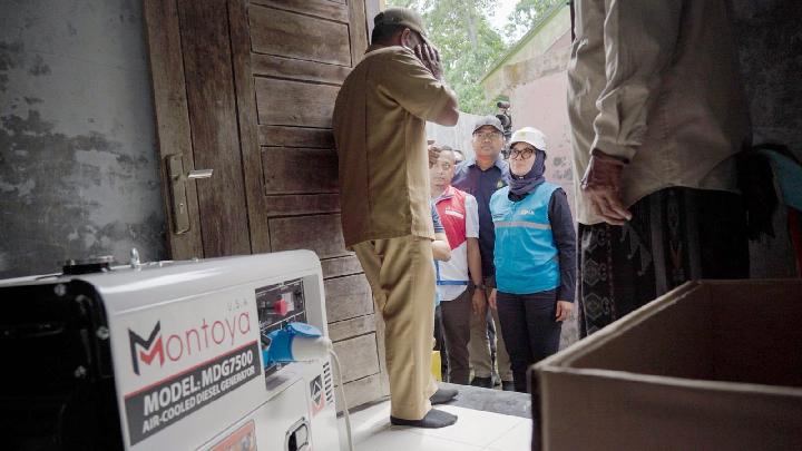 pln-dan-esdm-kirim-1.000-genset,-bangkitkan-semangat-korban-banjir-aceh