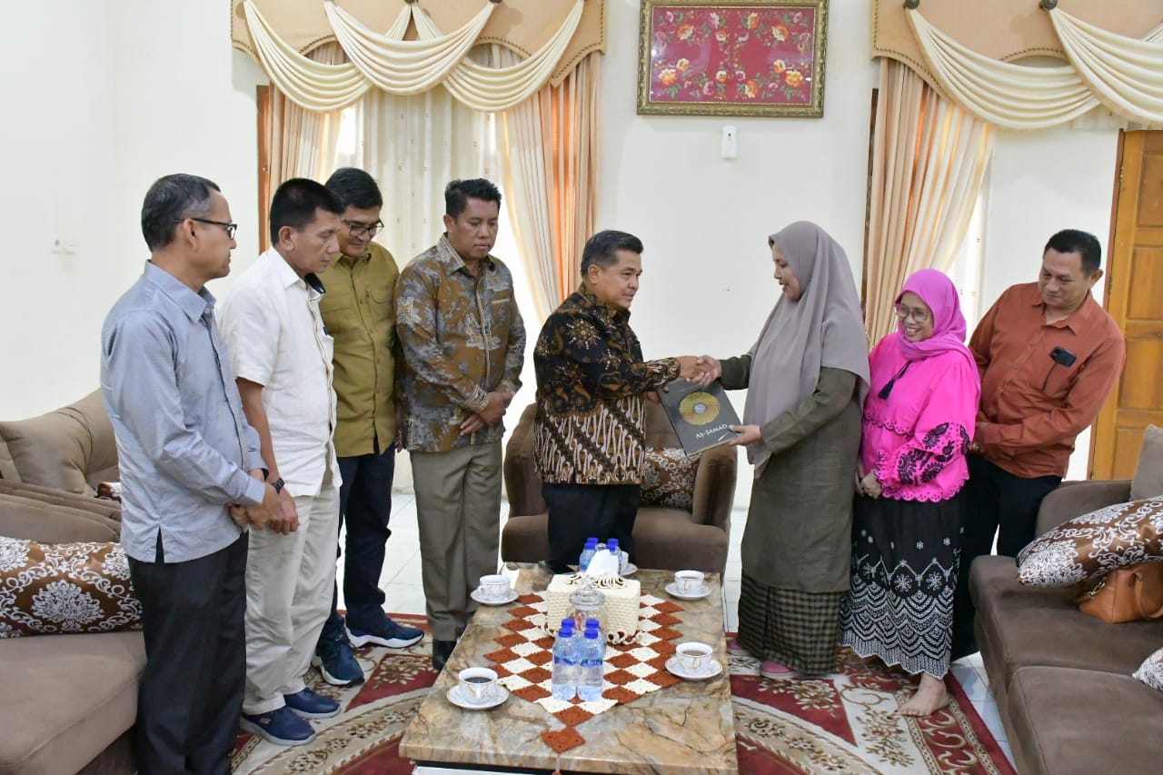 bupati-agam-sambut-bundo-kandung-minang-indonesia,-salurkan-bantuan-untuk-korban-bencana