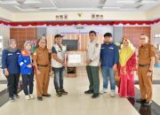 SKK Migas Serahkan Dignity Kit, Agam Terima Manfaat