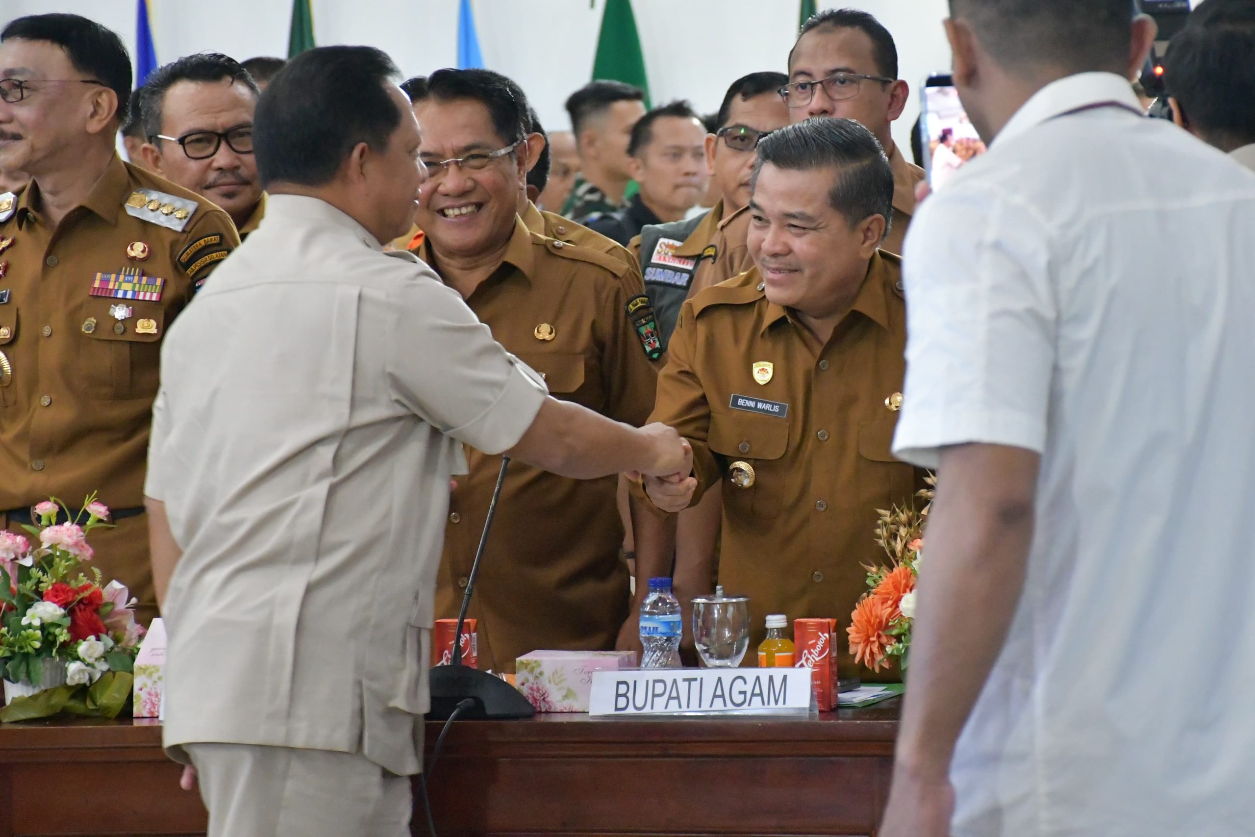 mendagri-gelar-rakor-dengan-kepala-daerah-se-sumbar,-bahas-percepatan-rehab-rekon-pascabencana