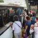 penumpang-transjakarta-rata-rata-1,4-juta-orang-per-hari