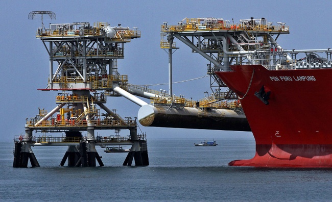 pgn-bongkar-muat-30-kargo-lng-perdana-untuk-fsru-lampung