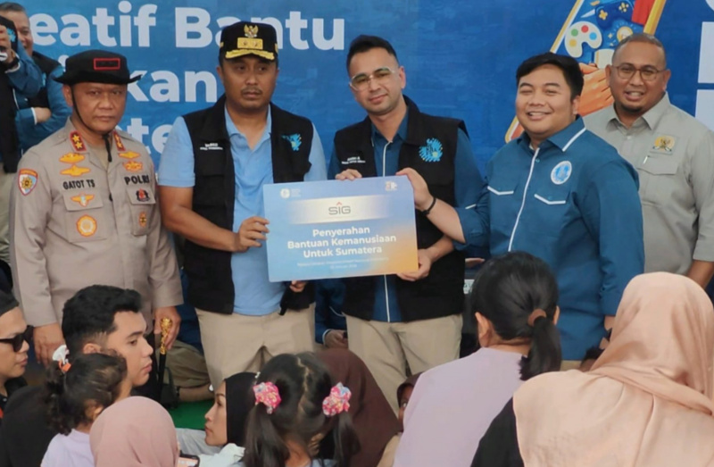 salurkan-bantuan-dan-balanjuang,-cara-gekrafs-peringati-hut-ke-7-di-huntara-sumbar