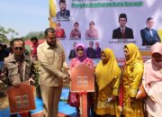 Warga Talang Tersenyum, Wali Kota Serahkan Huntara Layak