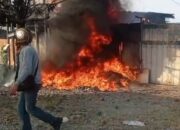 Gudang Rongsokan di Padang Terbakar, Satu Pekerja Terluka