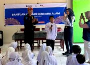 KAI Salurkan Bantuan, Pulihkan Semangat Siswa Pasca Banjir