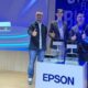 epson-lifestudio-bisa-diputar-ke-langit-langit-dan-dibawa-traveling