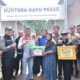 deputi-geoekonomi-dpn-ri-kunjungi-huntara-palembayan,-salurkan-bantuan-untuk-warga-terdampak-bencana