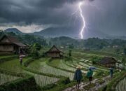 Cuaca Ekstrem Landa Sumbar, BMKG Minta Waspada!