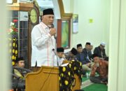 Gubernur Sumbar Gelar Iktikaf, Santuni Masjid Raya Mungo