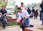 Payakumbuh Gelar Aksi Bersih Sungai Batang Agam