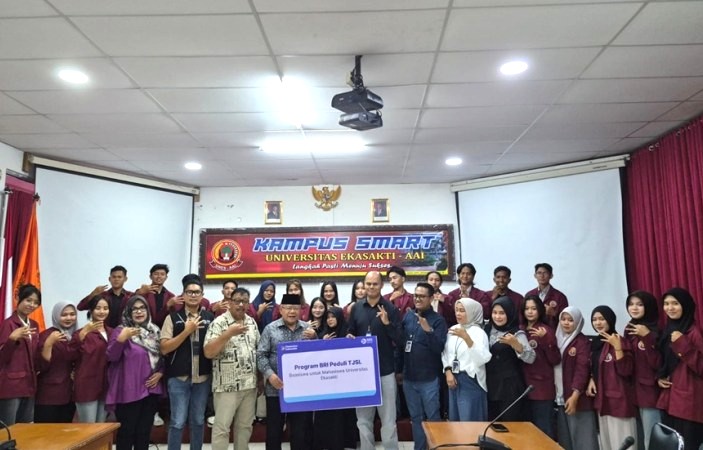 program-bri-peduli,-25-mahasiswa-unes-terima-bantuan-pendidikan