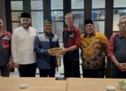 Padang Terima Bantuan Bencana dari DMDI dan Artha Graha