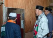 Gubernur Sumbar Salurkan Bantuan Bedah Rumah Saat Sahur