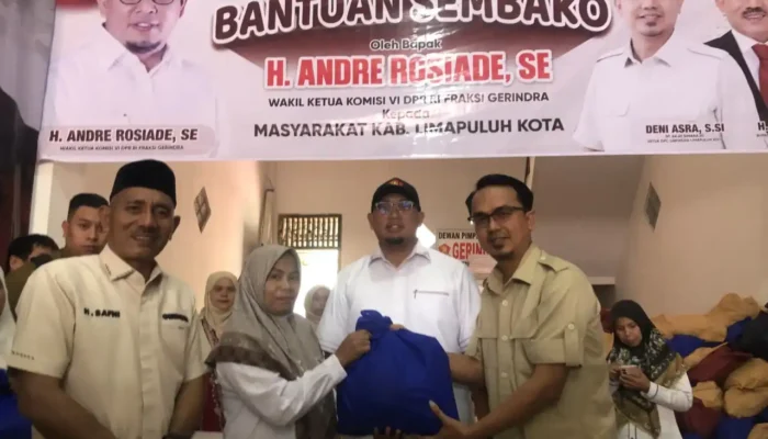 Andre Rosiade Serahkan Ribuan Sembako, Kawal Aspirasi Limapuluh Kota