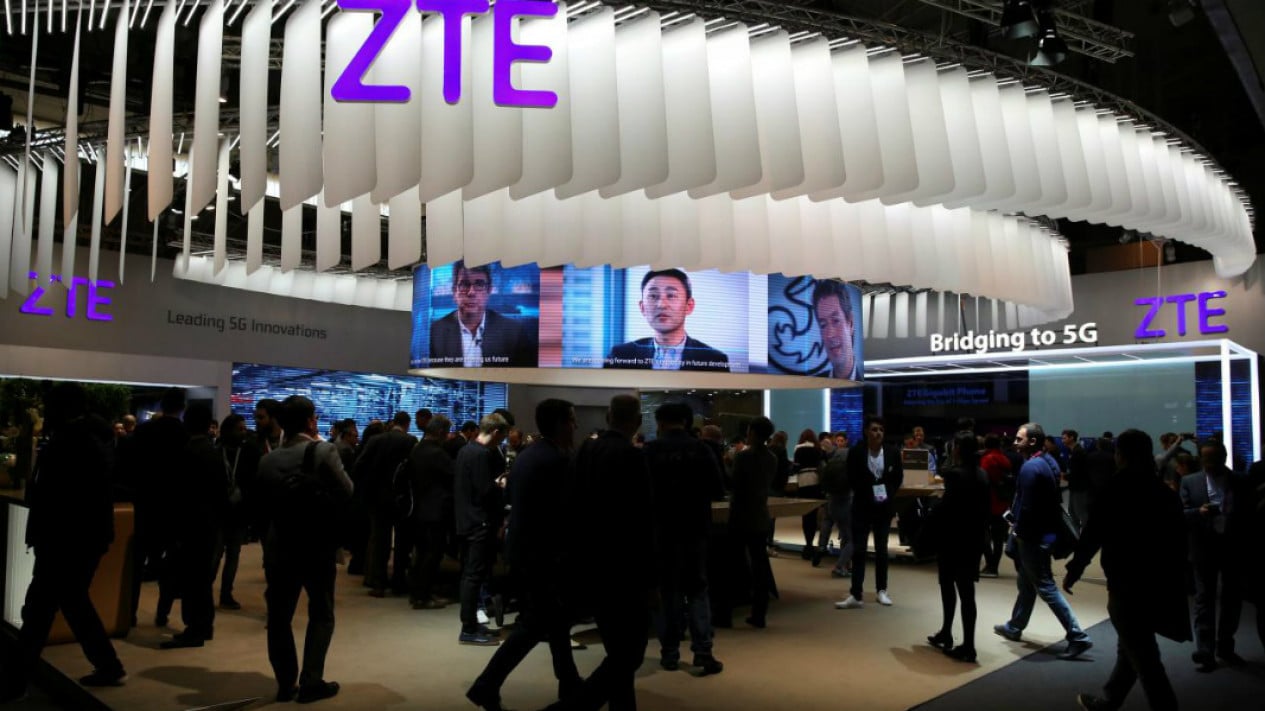 internet-100-mbps-cuma-rp100-ribu:-zte-dan-surge-luncurkan-internet-rakyat-pakai-5g