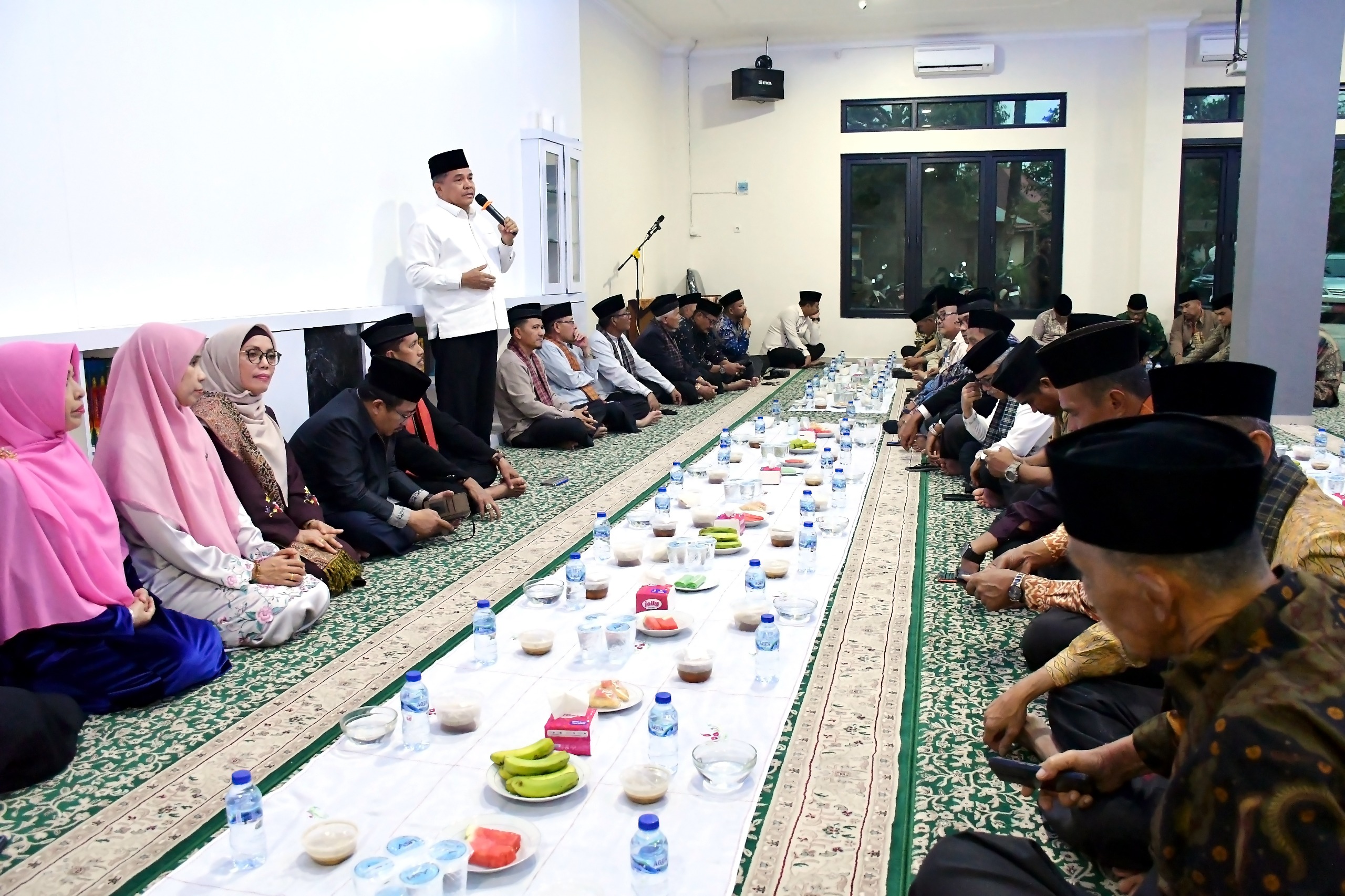 bupati-wabup-agam-buka-puasa-bersama-berbagai-unsur-di-surau-ka’bah-panampuang