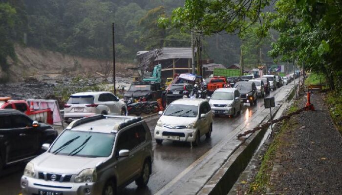 Padang-Bukittinggi: Jalur Utama Mudik Lebaran Beroperasi Penuh