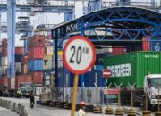 Pelayanan Peti Kemas Tanjung Priok Kembali Beroperasi Normal