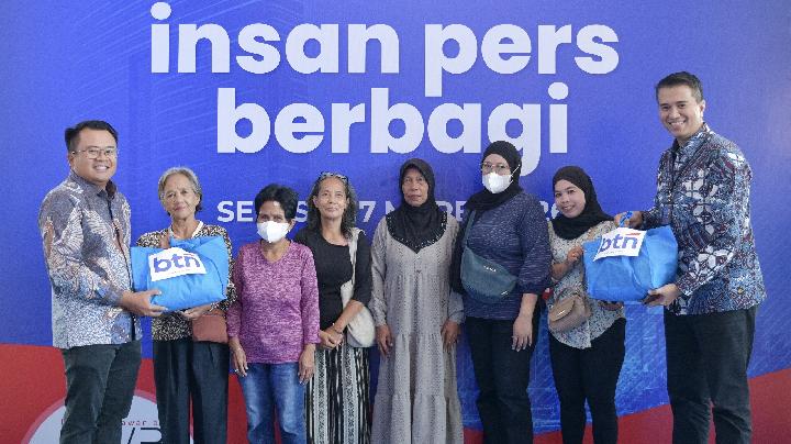 btn-dan-insan-pers-salurkan-600-sembako