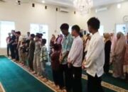 Ar-Raudhah Salurkan Zakat Fitrah, Santuni Ratusan Warga