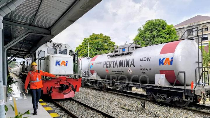 kai-sumut-distribusikan-bbm-ke-depo-kisaran-dan-siantar