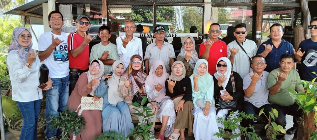 alumni-smpn-1-lengayang-angkatan-88-gelar-aktivitas-seru-di-kafe-densico-cafe 