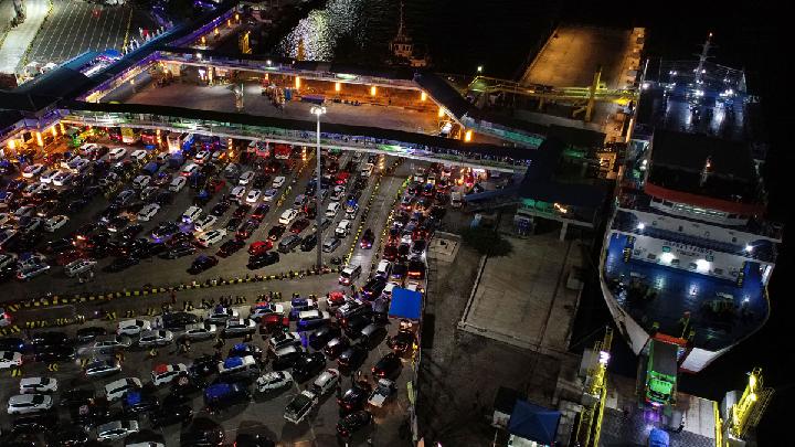 strategi-menhub-di-arus-balik-penyeberangan-sumatera-jawa