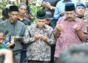 Bupati Agam Antar Peristirahatan Terakhir Tokoh Adat Minangkabau