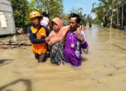 Banjir Rendam Demak, Ribuan Warga Mengungsi ke Lokasi Aman