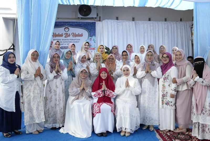 dharma-wanita-sumbar-tegaskan-komitmen-dukung-pembangunan-daerah